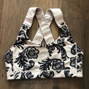 Lulu Lemon Wunder Train Bra Size 6